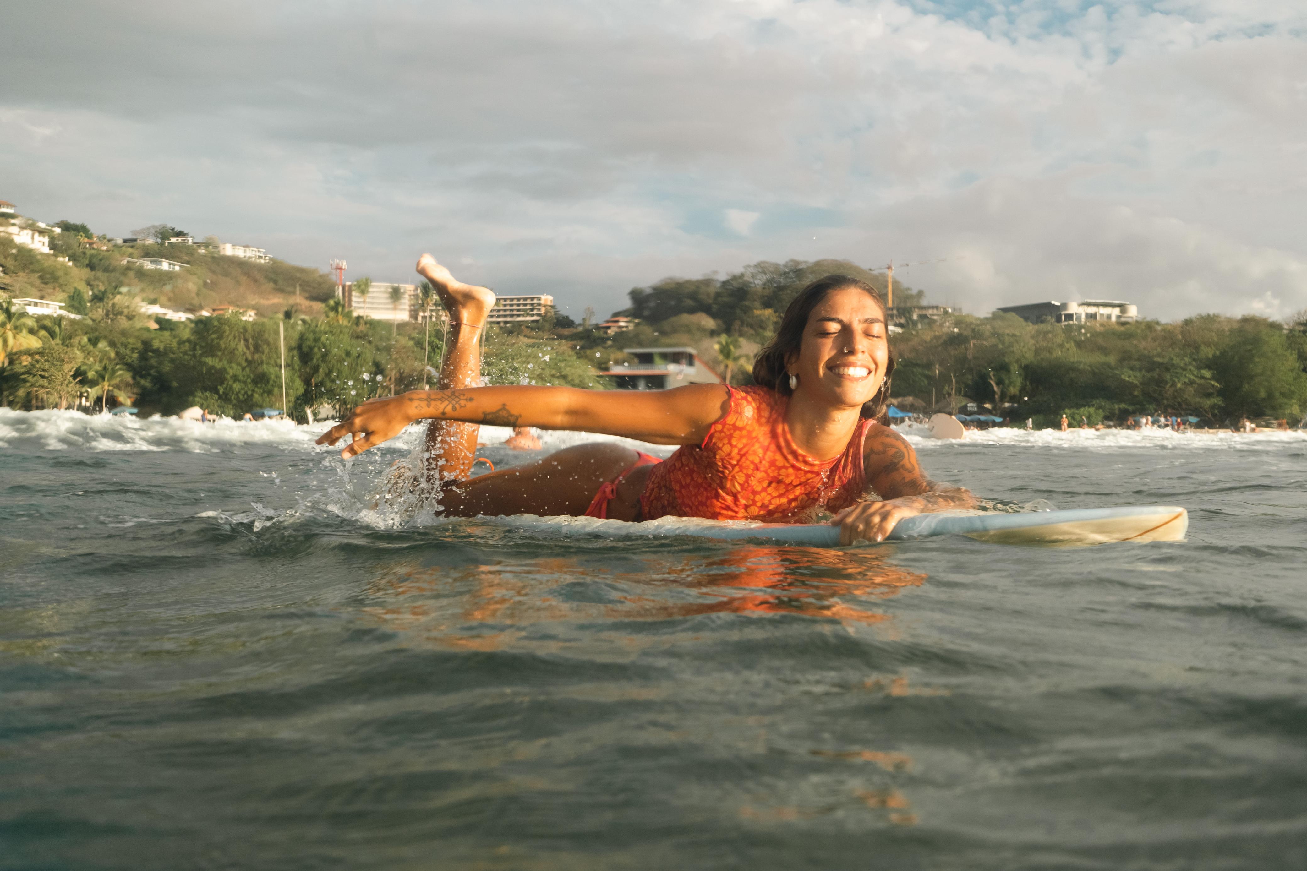 Foto guiando yoga